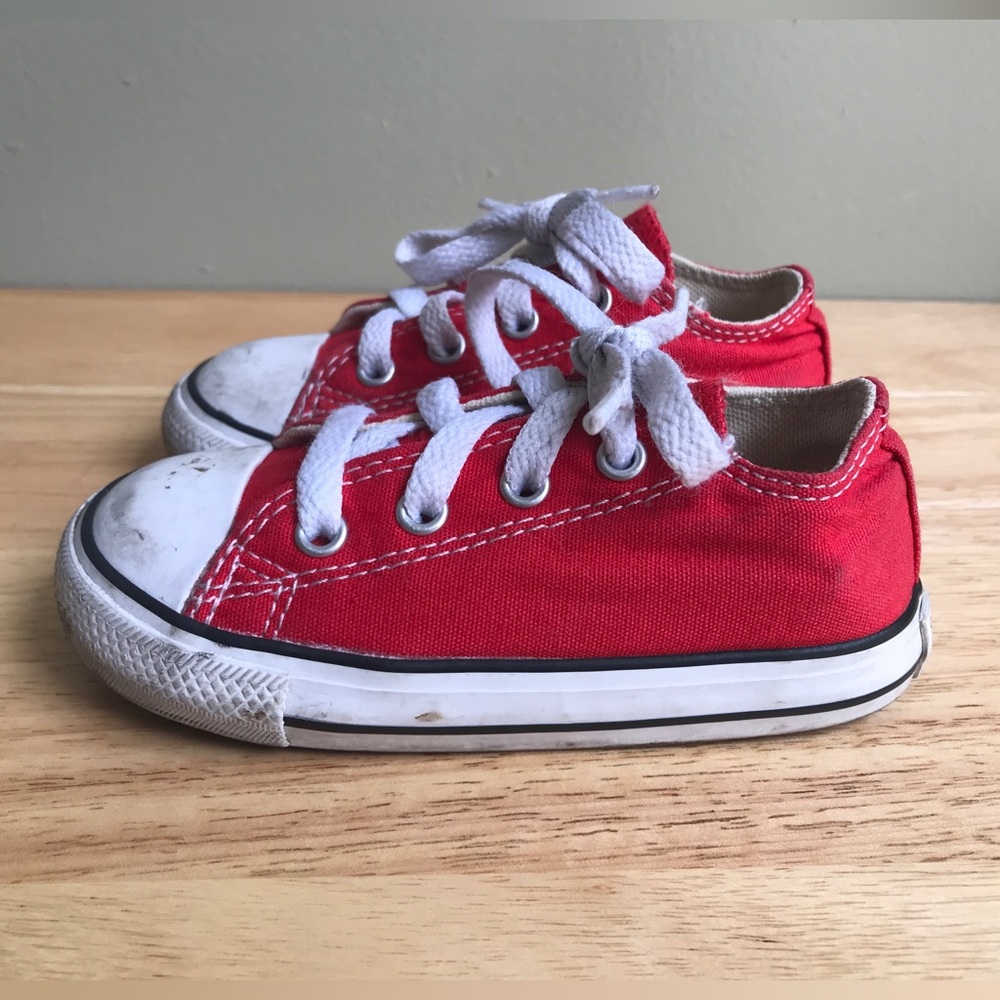 Converse Chuck Taylor Ox Low Sneaker Red Size: US Toddler 7 EUR 23 CM 14
